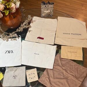Louis Vutton Vince Hermes David Yurman Gianvito Rossi Milano Valentino Dior